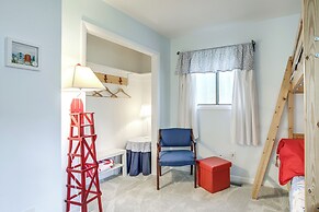 Charming Ocean Pines Home - 9 Mi to Beach!