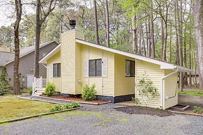 Charming Ocean Pines Home - 9 Mi to Beach!