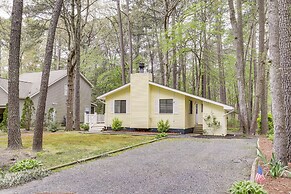 Charming Ocean Pines Home - 9 Mi to Beach!