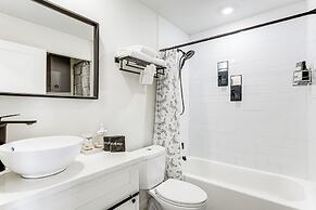 Near Airport & Sports Venues: Tampa Sanctuary!