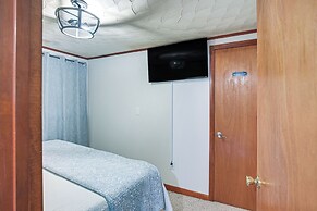 Home w/ Bunkroom: 2 Mi to Hatfield & Mccoy Trail