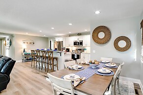 Beautiful Kentucky Lake Getaway w/ Dock & Deck!