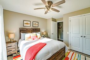 Beautiful Kentucky Lake Getaway w/ Dock & Deck!