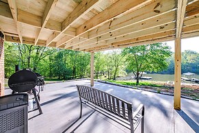 Beautiful Kentucky Lake Getaway w/ Dock & Deck!