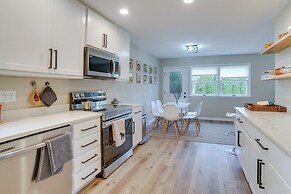 Modern Urbana Home: 2 Mi to University of Illinois