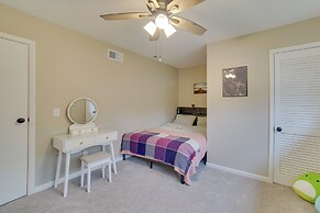 Modern Urbana Home: 2 Mi to University of Illinois