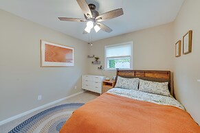 Modern Urbana Home: 2 Mi to University of Illinois