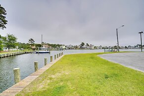 Tranquil Outer Banks Home: Dock & Community Pool!