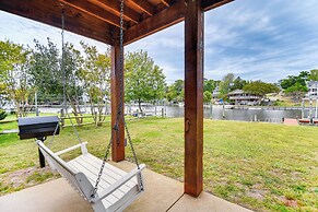 Tranquil Outer Banks Home: Dock & Community Pool!