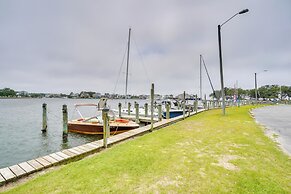 Tranquil Outer Banks Home: Dock & Community Pool!