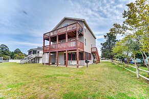 Tranquil Outer Banks Home: Dock & Community Pool!