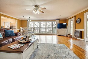 Lakefront Leesburg Home w/ Private Dock & Ramp!