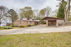 Lakefront Leesburg Home w/ Private Dock & Ramp!