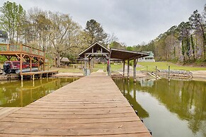 Lakefront Leesburg Home w/ Private Dock & Ramp!