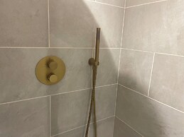 Immaculate 2-bed Apartment in London