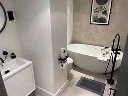 Immaculate 2-bed Apartment in London