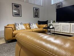 Immaculate 2-bed Apartment in London