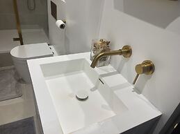 Immaculate 2-bed Apartment in London