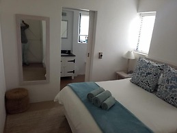 5 Bedroomed Fisherman's Cottage in Struis Bay