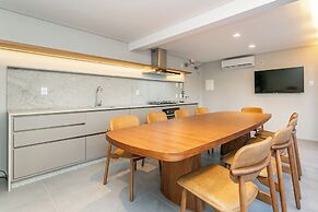 Prédio Novo e Moderno no Centro com cama king-size