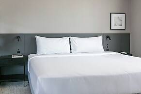 Prédio Novo e Moderno no Centro com cama king-size