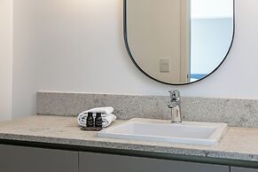 Prédio Novo e Moderno no Centro com cama king-size