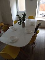 3 Bed Home near Hiking Trails & Parks