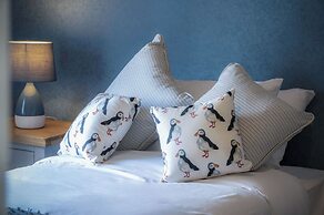 Harbour Heights - 2 Bed Apartment - Milford Haven