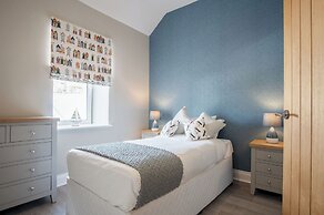 Harbour Heights - 2 Bed Apartment - Milford Haven