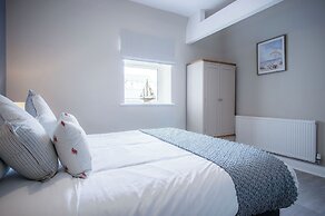 Beach Haven Hideout - 2 Bedroom - Milford Haven