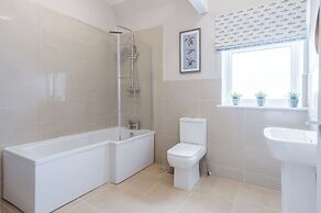 Beach Haven Hideout - 2 Bedroom - Milford Haven