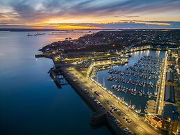 Beach Haven Hideout - 2 Bedroom - Milford Haven