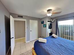 Pv136 - Coastal Cozy and a View