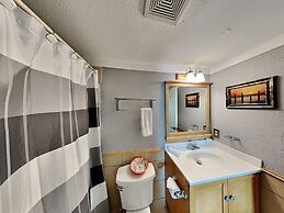 Pv136 - Coastal Cozy and a View