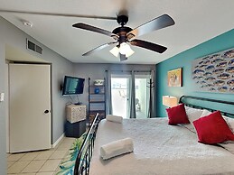 Pv136 - Coastal Cozy and a View