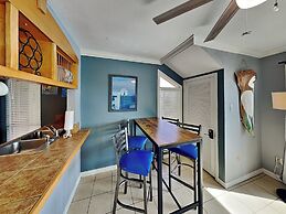 Pv136 - Coastal Cozy and a View