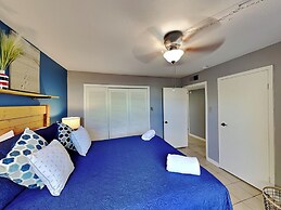 Pv136 - Coastal Cozy and a View