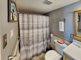 Pv136 - Coastal Cozy and a View