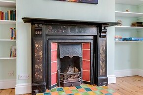 Summertown 4-br Family Home - Bright Spacious