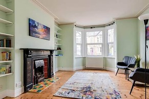 Summertown 4-br Family Home - Bright Spacious