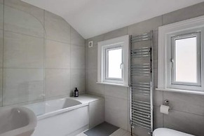 Summertown 4-br Family Home - Bright Spacious