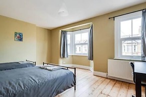 Summertown 4-br Family Home - Bright Spacious