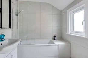 Summertown 4-br Family Home - Bright Spacious