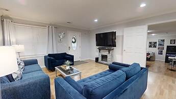 Modern Mountain Gamers Getaway