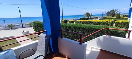 Calm and Peaceful First Line House in Front of the sea
