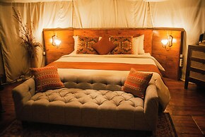 Alam Caldera Camp & Resto