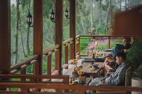 Alam Caldera Camp & Resto