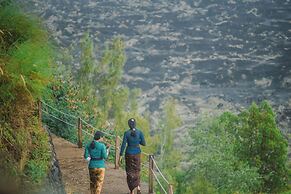 Alam Caldera Camp & Resto