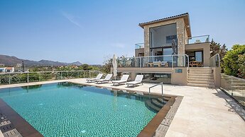 A Luxury Villa in Stavros village