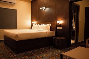 Poojaris Niranthara Kabini